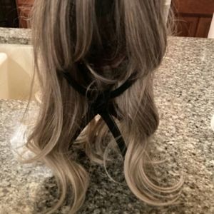 New wig w tag